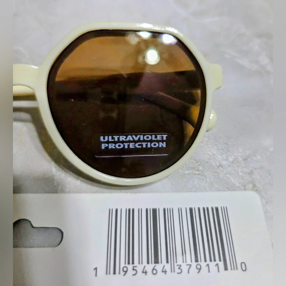 Little Diva White Round Women’s Sunglasses with UV Protection With Box